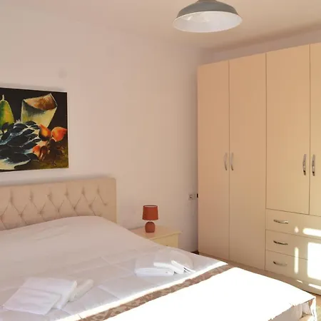 Apartment Rh Center