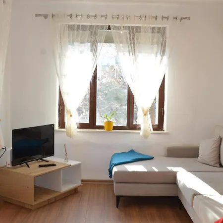 Rh Center Apartment *